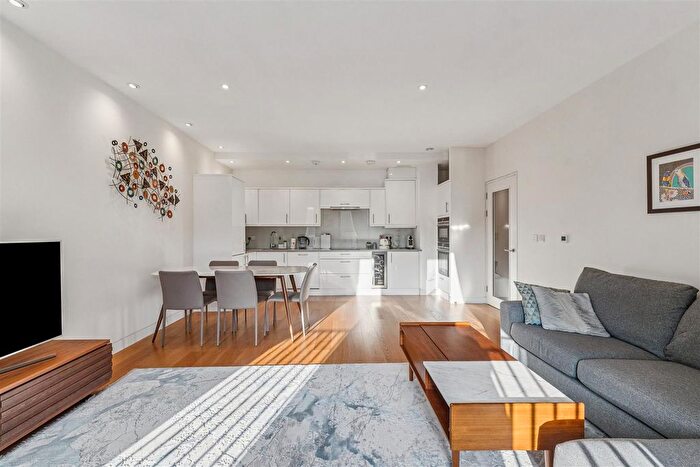 2 Bedroom Flat To Rent In Belmont Terrace, London, W4