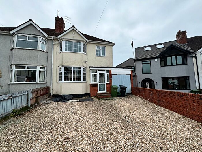 3 Bedroom Property To Rent In Dingle Close, Dudley, DY2
