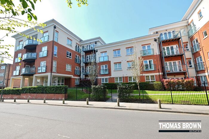 2 Bedroom Flat For Sale In Orchard Grove, Orpington, BR6