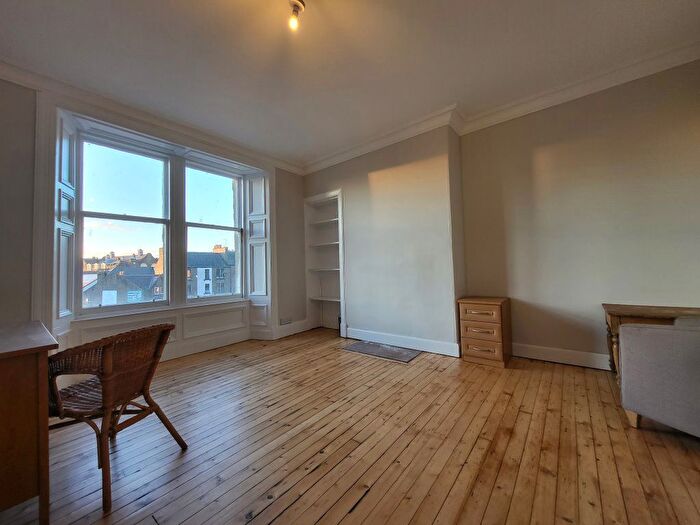 3 Bedroom Flat To Rent In Morgan Street, Dundee, DD4