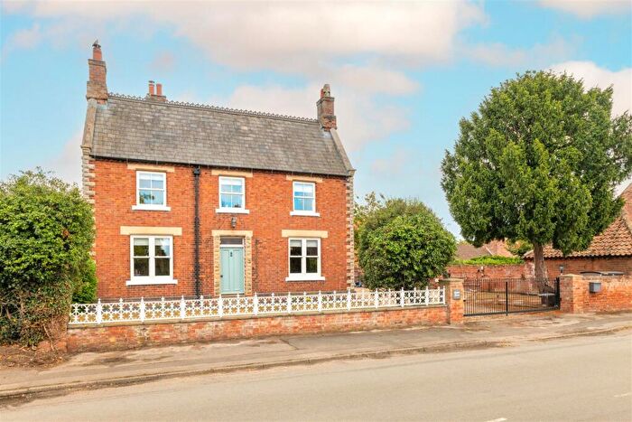 6 Bedroom Country House For Sale In Great North Road, Cromwell, Newark, NG23