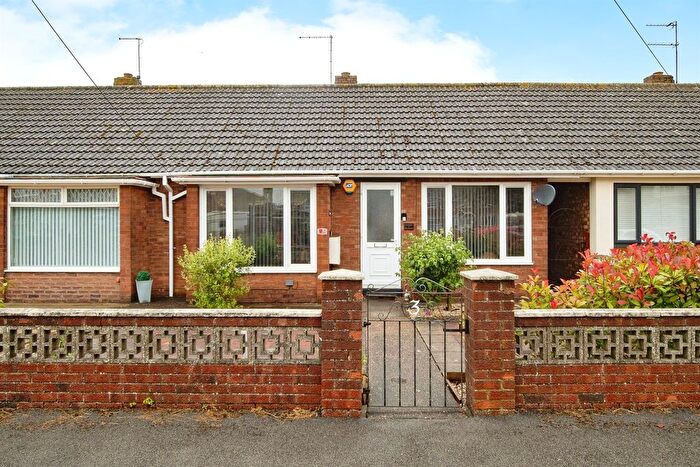 2 Bedroom Terraced Bungalow For Sale In Hungerhills Drive, Bilton, Hull, HU11