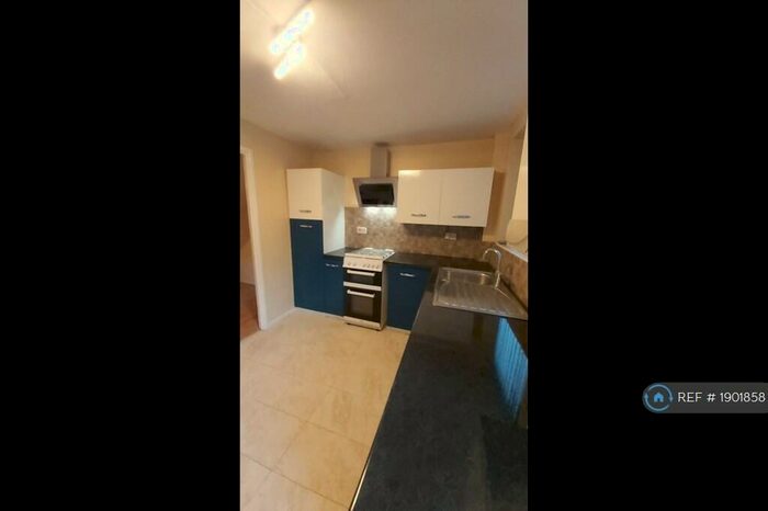 3 Bedroom Semi-Detached House To Rent In Saint Anne's Close, Birkenhead, CH41