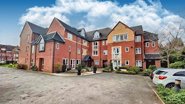 2 Bedroom Retirement Property For Sale In Sorrento Court, Moseley, B13