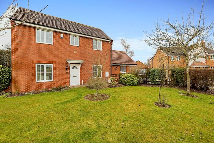 3 Bedroom Detached House For Sale In Sandstone Close, Calvert, Buckingham, MK18