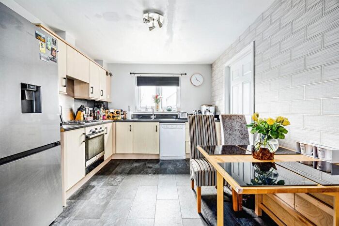 3 Bedroom End Of Terrace House For Sale In Kingston Crescent, Port Glasgow, PA14