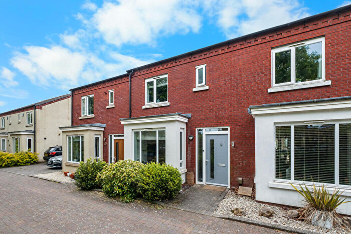 3 Bedroom Terraced House For Sale In Cofton Park Close, Rednal, Birmingham, B45