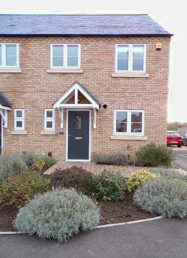 3 Bedroom Semi-Detached House To Rent In Meadowfield Close, , Waddington, LN5