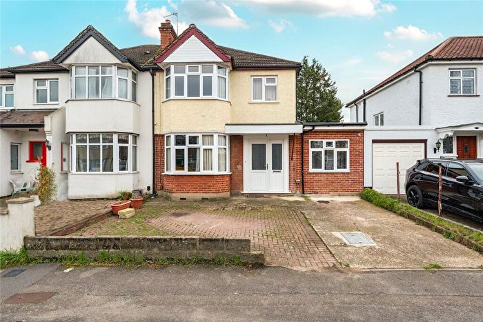 4 Bedroom Semi Detached House For Sale In Lingfield Avenue, Kingston Upon Thames, KT1