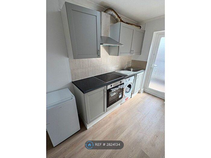 Studio To Rent In London, London, NW2