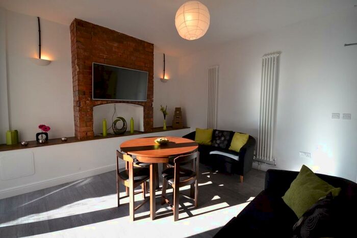 4 Bedroom Terraced House To Rent In Shelton Street, Nottingham, NG3