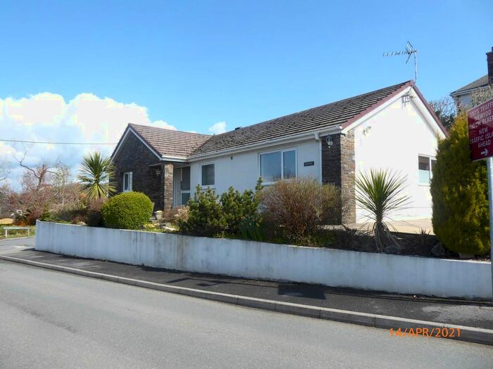2 Bedroom Bungalow To Rent In Bolahaul Rd, Cwmffrwd, Carmarthen, SA31