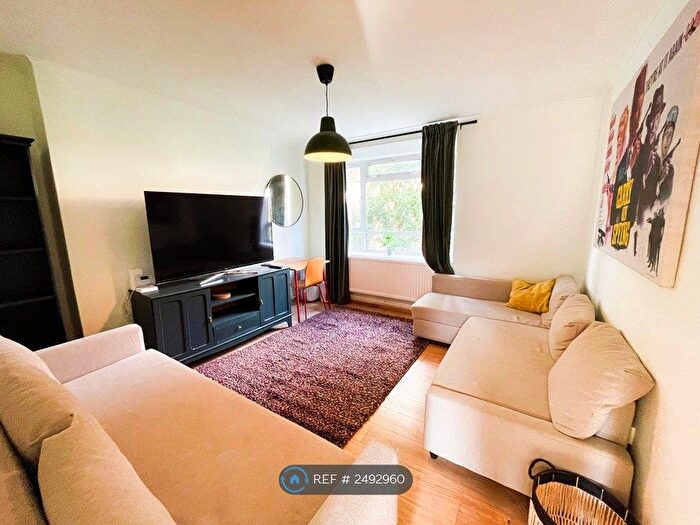 2 Bedroom Flat To Rent In Canning House, London, W12