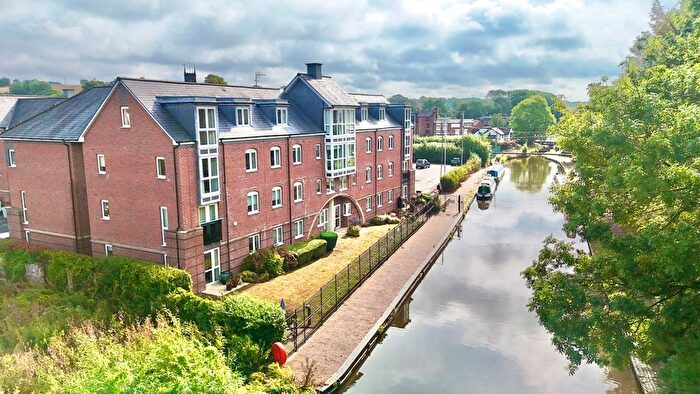1 Bedroom Flat For Sale In Crown Street, Stone, ST15