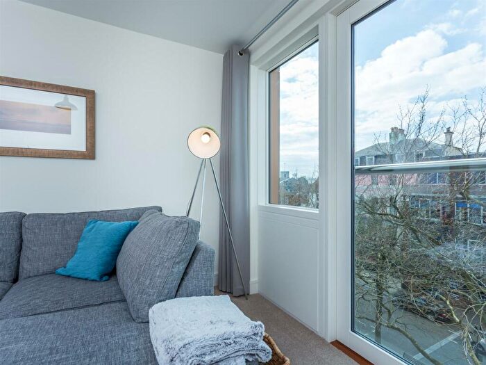 2 Bedroom Apartment To Rent In High Street, Poole, BH15