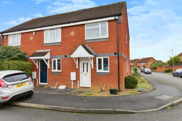 2 Bedroom House To Rent In Millside Close, Northampton, NN2