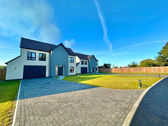 5 Bedroom Detached House To Rent In Barn Farm, Wickford, SS12