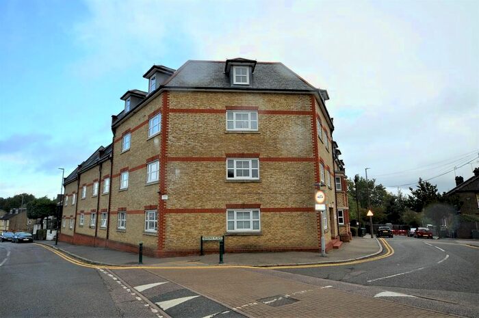 1 Bedroom Flat To Rent In Queens Road, Watford, WD17