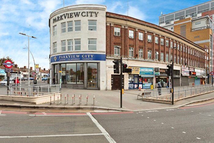1 Bedroom Flat For Sale In Eastern Avenue, Gants Hill, Ilford, IG2
