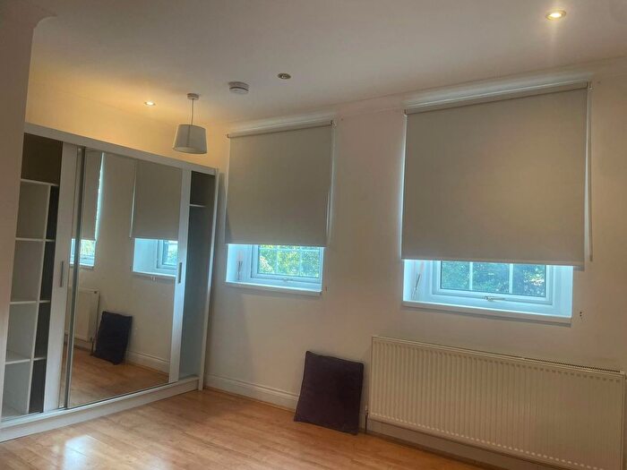 2 Bedroom Flat To Rent In Lawrie Park Road, London, SE26