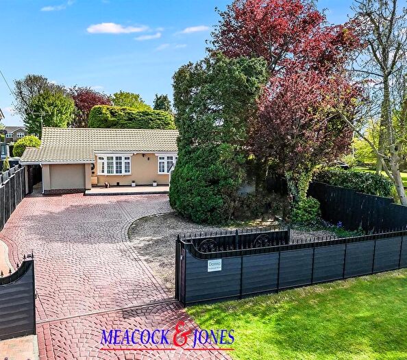 4 Bedroom Detached Bungalow For Sale In Blackmore Road, Hook End, Brentwood, CM15