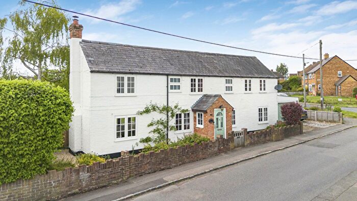 4 Bedroom Detached House For Sale In The Turnpike, Oakley, HP18