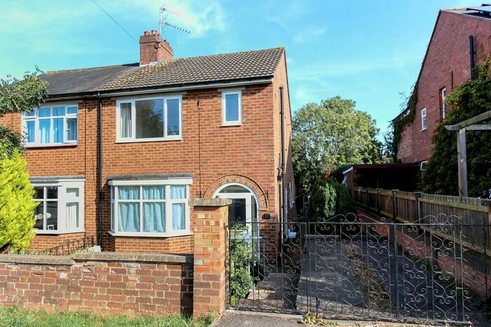 3 Bedroom Semi-Detached House To Rent In Valley Road, Wellingborough, NN8