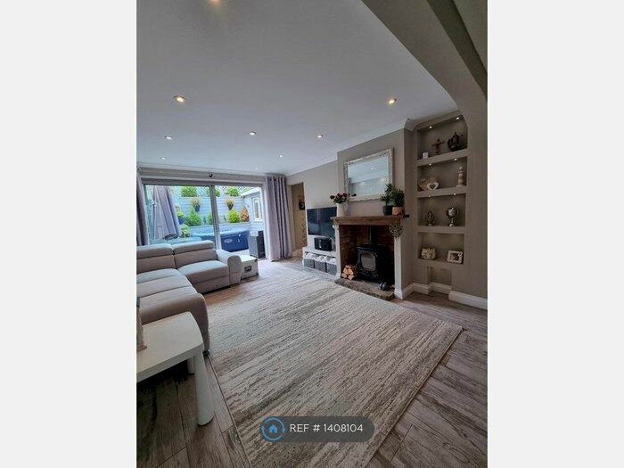 2 Bedroom Terraced House To Rent In Crisp Road, Henley-On-Thames, RG9