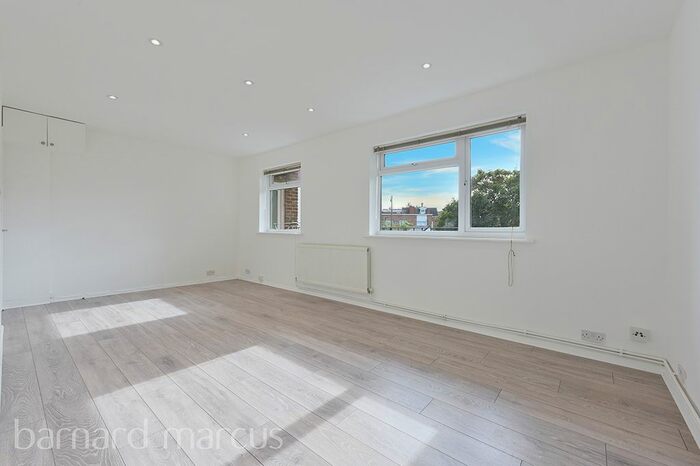 1 Bedroom Flat To Rent In Madeira Road, London, SW16