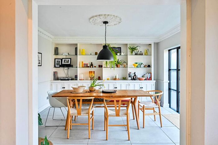 5 Bedroom End Of Terrace House For Sale In Robin Hood Lane, Kingston Vale, London, SW15