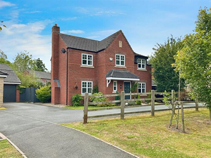 4 Bedroom Detached House For Sale In Davenshaw Drive, Congleton, CW12