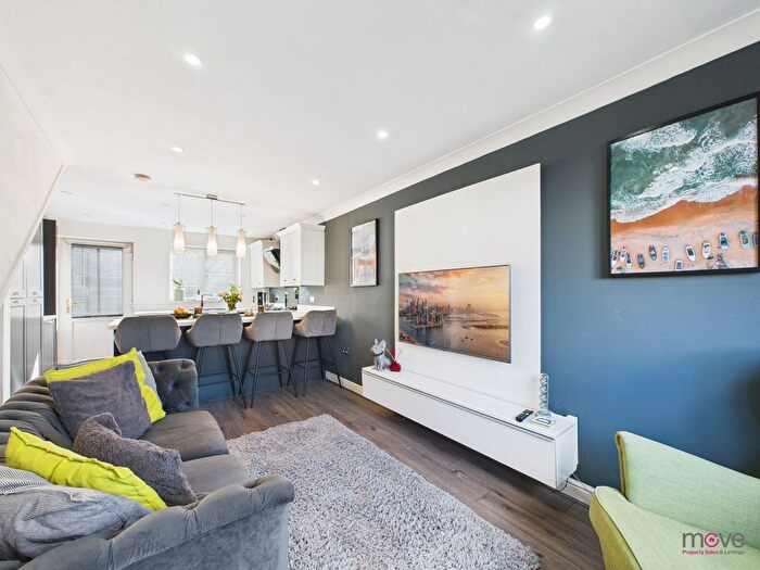 2 Bedroom Terraced House For Sale In Isbourne Road, Cheltenham, GL52