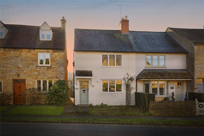 3 Bedroom Semi-Detached House For Sale In High Street, Broadway, Worcestershire, WR12