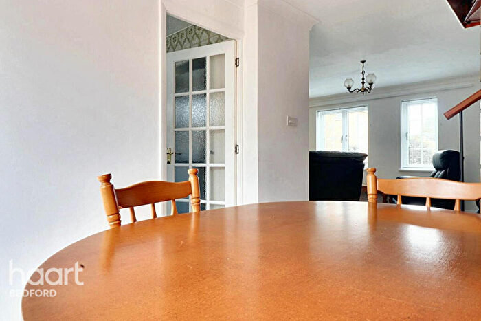 3 Bedroom End Of Terrace House For Sale In Huntsmans Way, Bedford, MK44