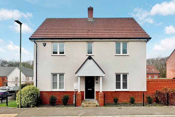 3 Bedroom Detached House To Rent In Chiltern Crescent, Fair Oak, Eastleigh, Hampshire, SO50