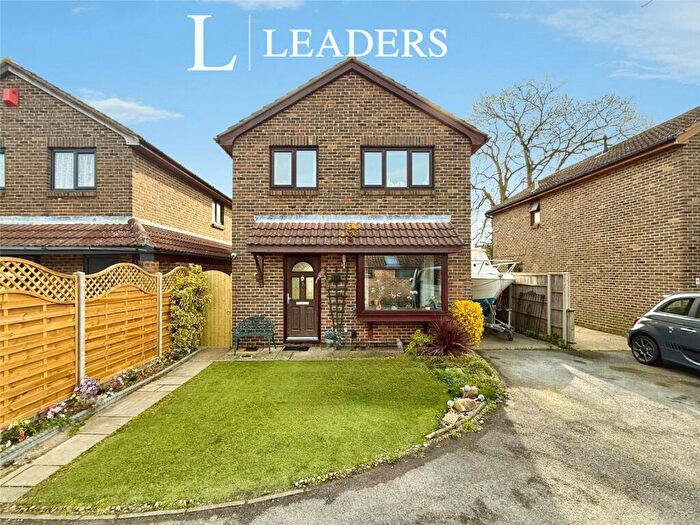 4 Bedroom Detached House For Sale In Woodward Close, Gosport, Hampshire, PO12