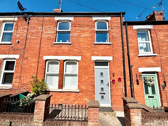 2 Bedroom Terraced House For Sale In Alexandra Road, Yeovil, BA21