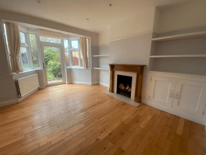 3 Bedroom Semi-Detached House To Rent In Tudor Avenue, Worcester Park, KT4