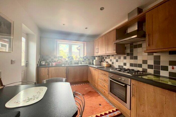 3 Bedroom Detached Bungalow To Rent In Reeders Croft, Nottingham, NG9