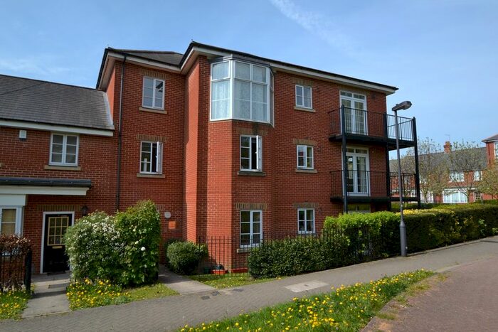 3 Bedroom Flat To Rent In Chambers Walk, Stanmore, HA7