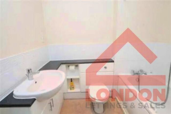 2 Bedroom Flat To Rent In Kendra Hall Road, South Croydon, CR2
