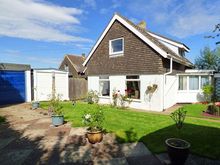 3 Bedroom Chalet For Sale In St Marys Road, Long Stratton, Norwich, NR15