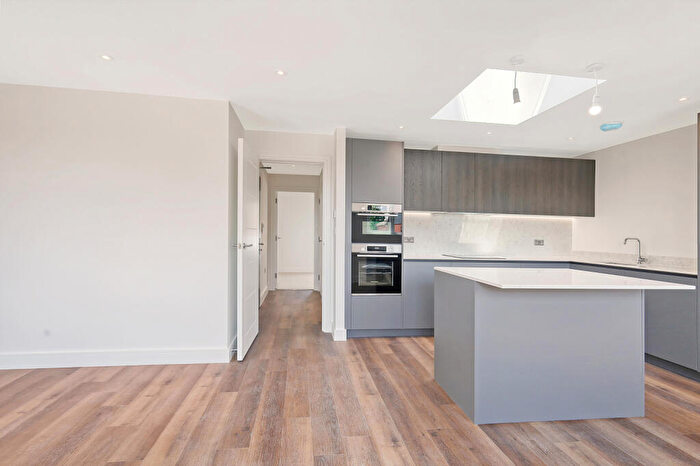 1 Bedroom Flat To Rent In Hillmount Court, St Marys Lane, RM14