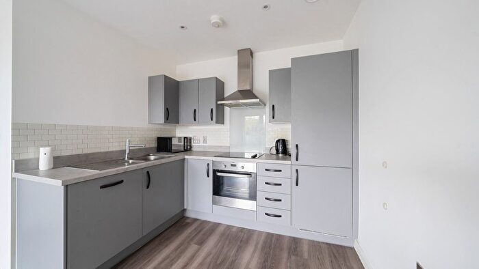 1 Bedroom Flat For Sale In Cranton Avenue, Hayes, UB3