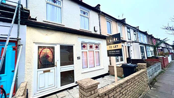 2 Bedroom Terraced House To Rent In Roman Road, Ilford, IG1