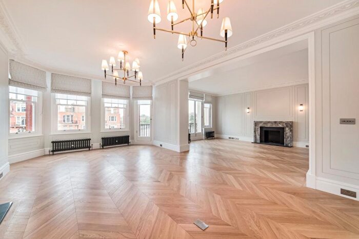 5 Bedroom Flat To Rent In Oakwood Court, Holland Park, London, W14