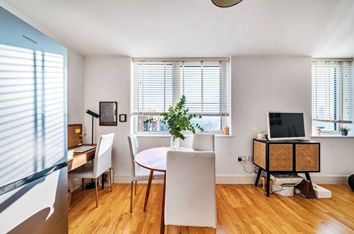 1 Bedroom Flat For Sale In Norway Street, Greenwich, London, SE10