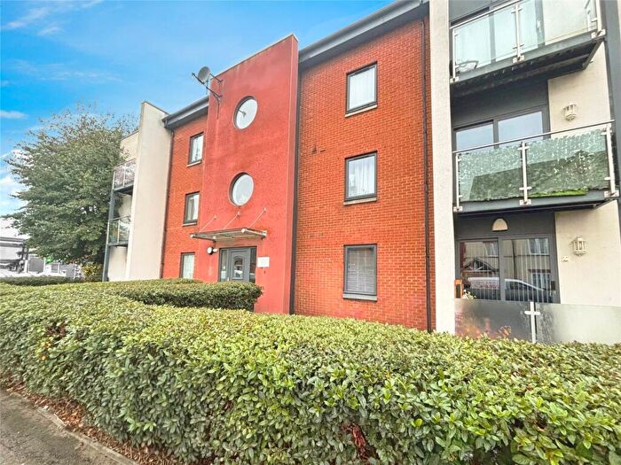 2 Bedroom Apartment For Sale In West Street, Southend-on-Sea, Essex, SS2