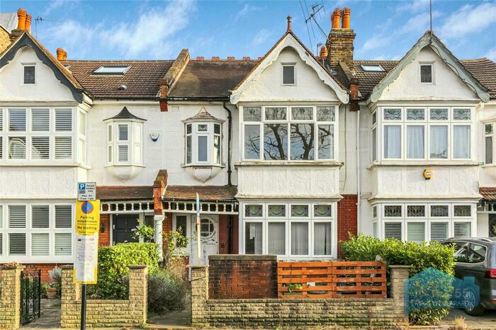 2 Bedroom Apartment To Rent In Palmerston Road, London, N22