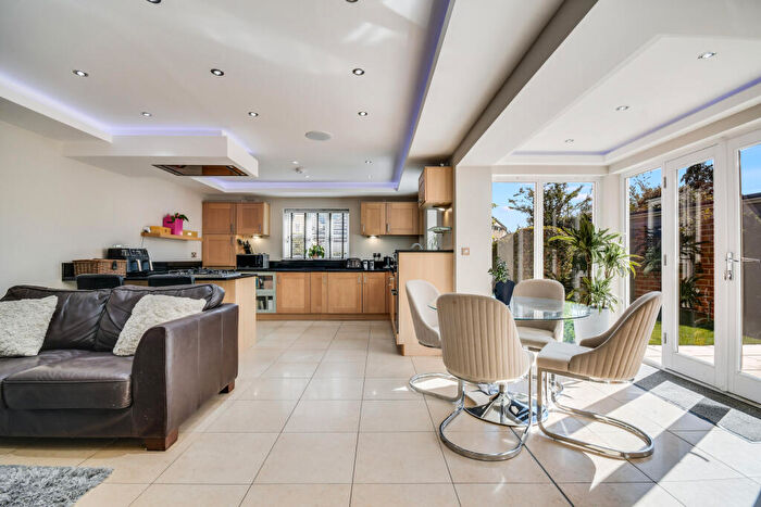 4 Bedroom Detached House For Sale In Galleywood Road, Great Baddow, Chelmsford, CM2